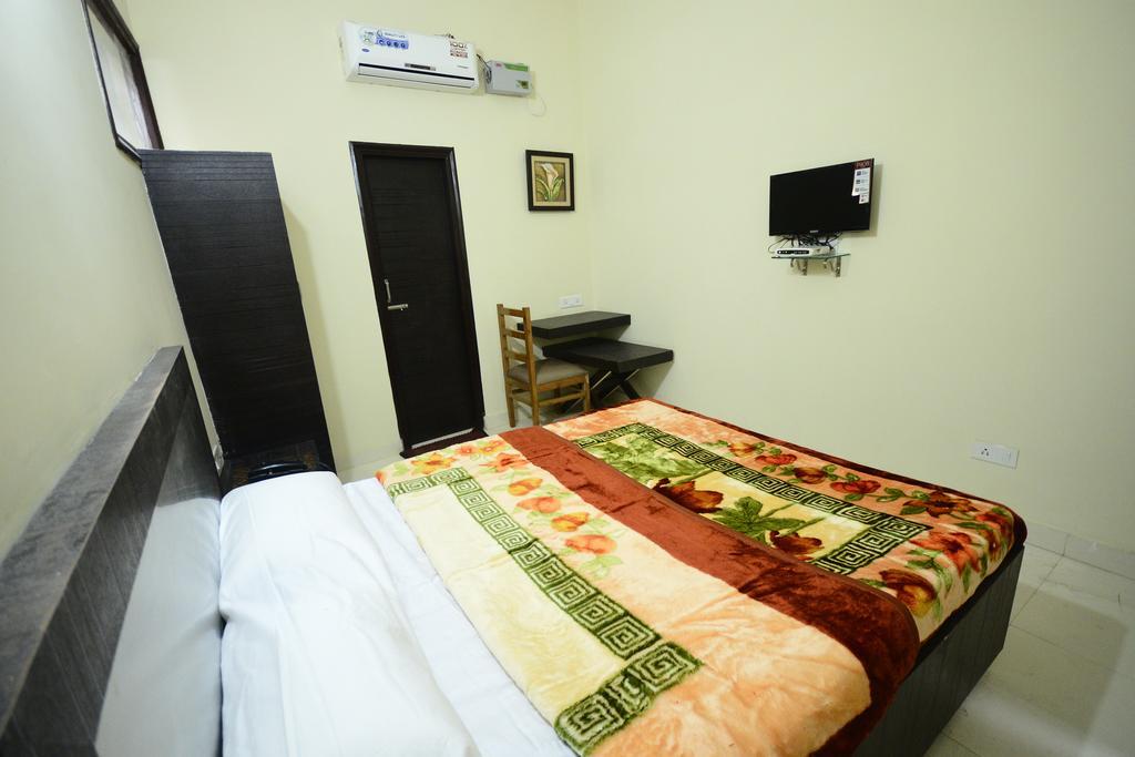 Hotel Mehra Inn Αμριτσάρ Εξωτερικό φωτογραφία