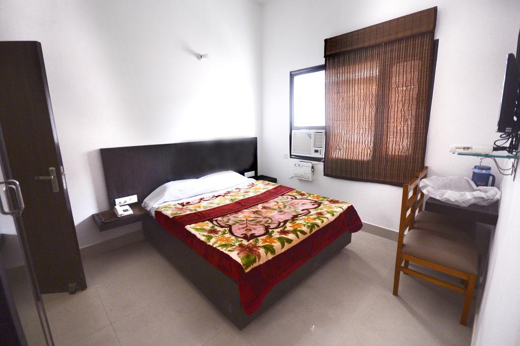 Hotel Mehra Inn Αμριτσάρ Εξωτερικό φωτογραφία