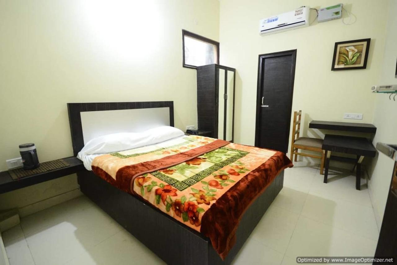 Hotel Mehra Inn Αμριτσάρ Εξωτερικό φωτογραφία