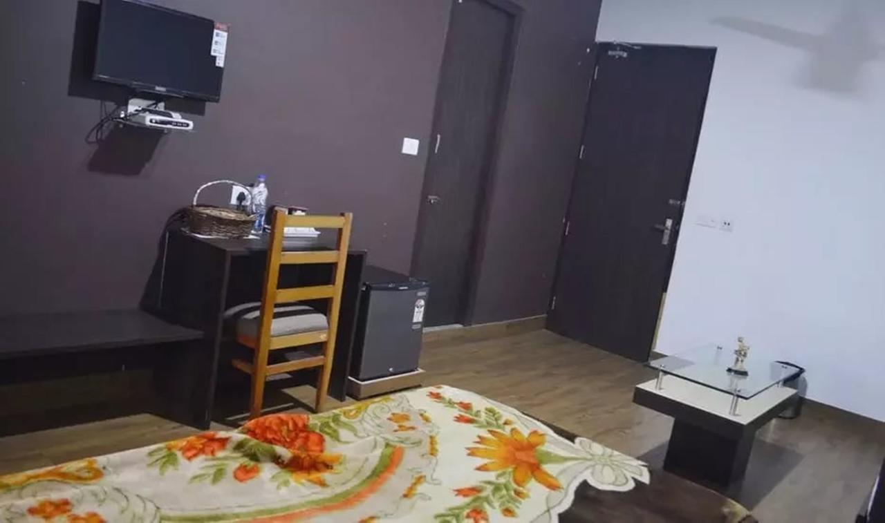 Hotel Mehra Inn Αμριτσάρ Εξωτερικό φωτογραφία