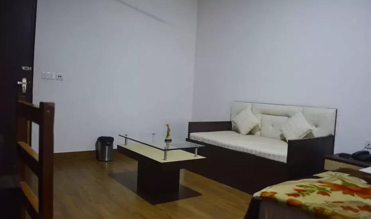 Hotel Mehra Inn Αμριτσάρ Εξωτερικό φωτογραφία