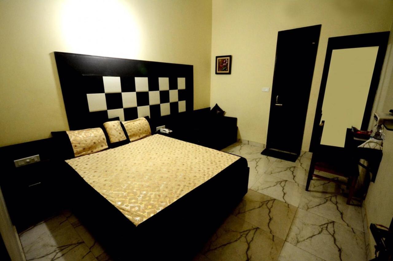 Hotel Mehra Inn Αμριτσάρ Εξωτερικό φωτογραφία