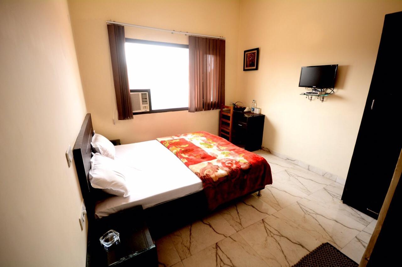 Hotel Mehra Inn Αμριτσάρ Εξωτερικό φωτογραφία